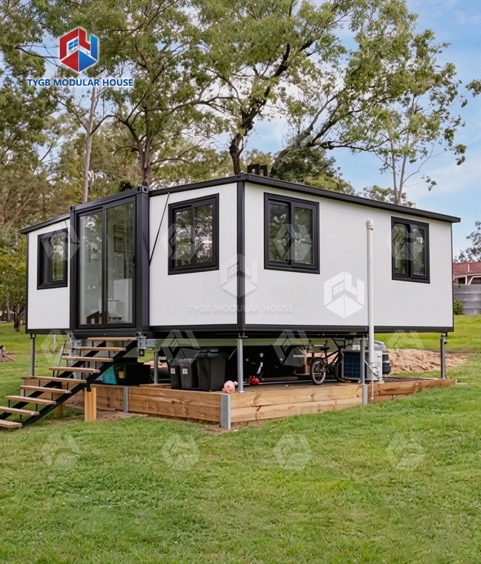Dual-Axle Mobile Container House